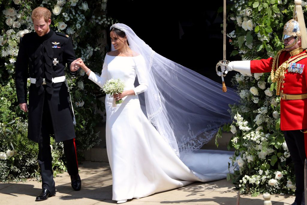 royal-wedding-comparison-meghan-markle-wedding-dress-1526759055